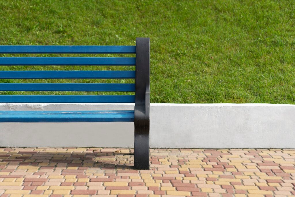 jak dopasować palisady do schodów