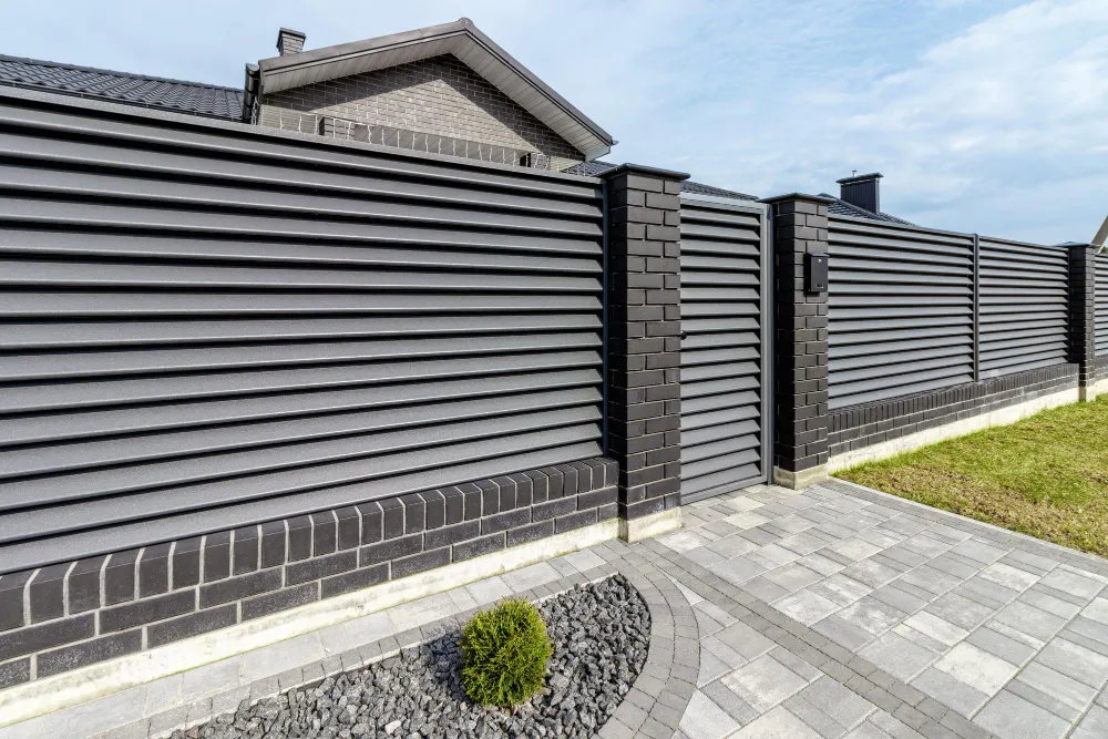 Jak dopasować ogrodzenie do charakteru działki